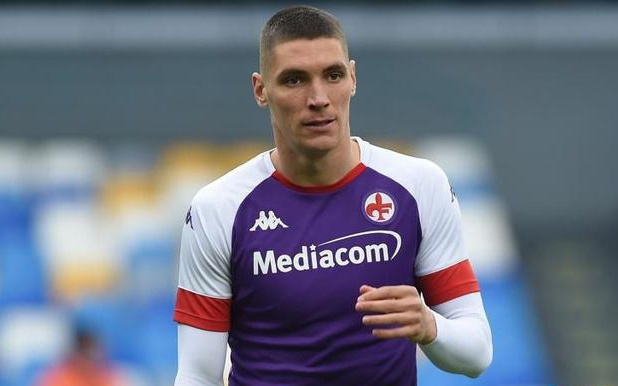 与当地舞狮 与当地舞狮