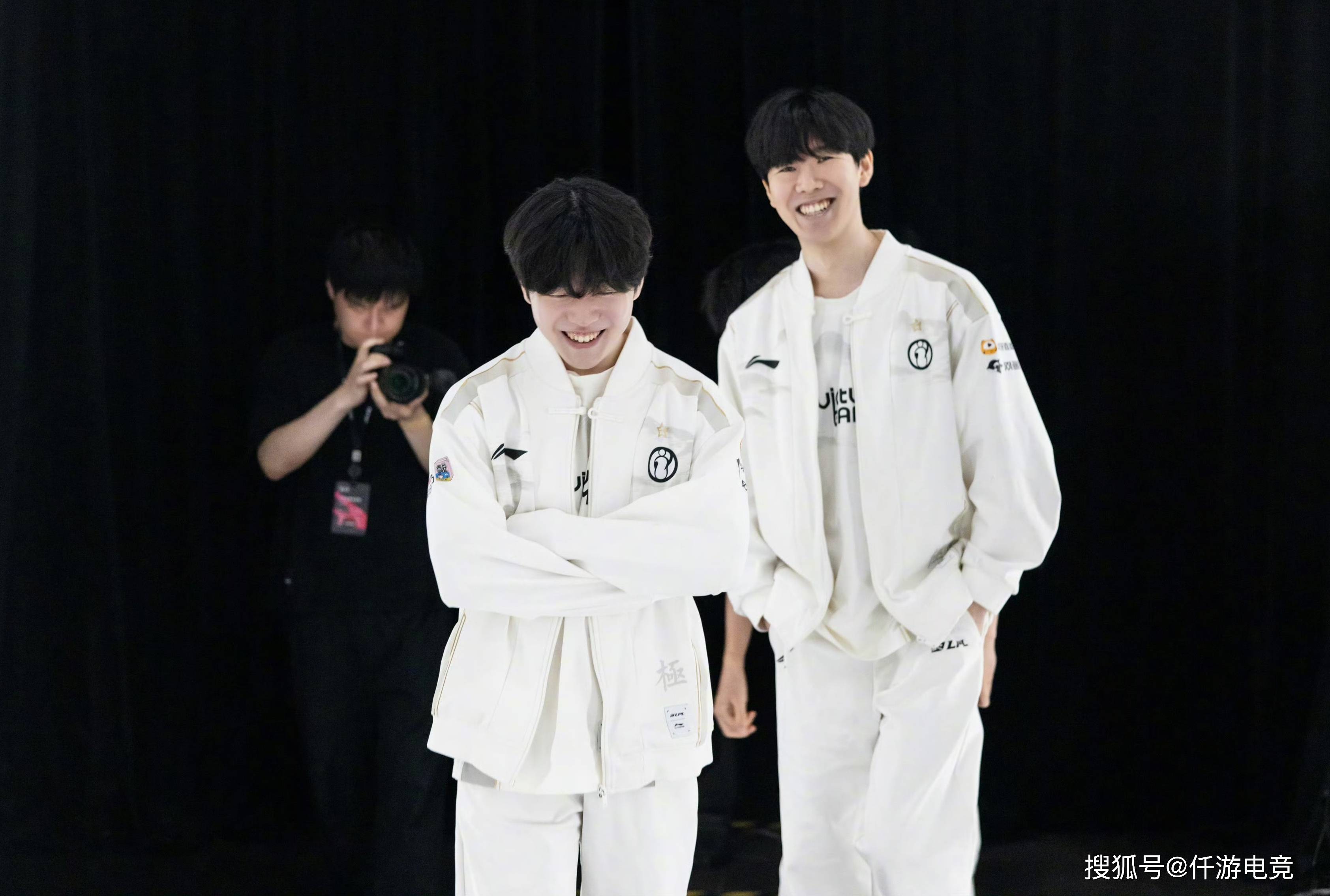 和全球球迷 和全球球迷